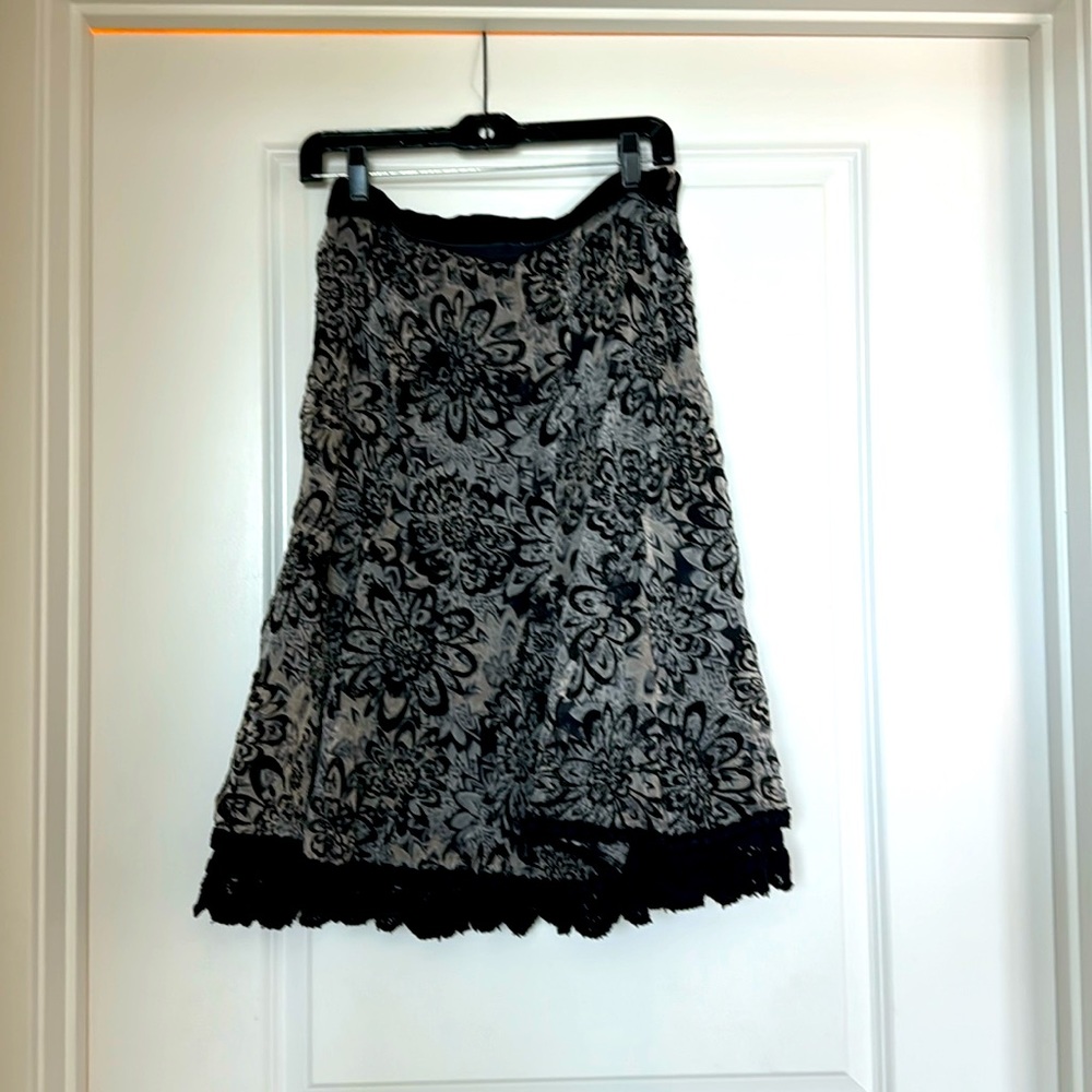 Beautiful black and grey flower dress by eci New York 100% silk